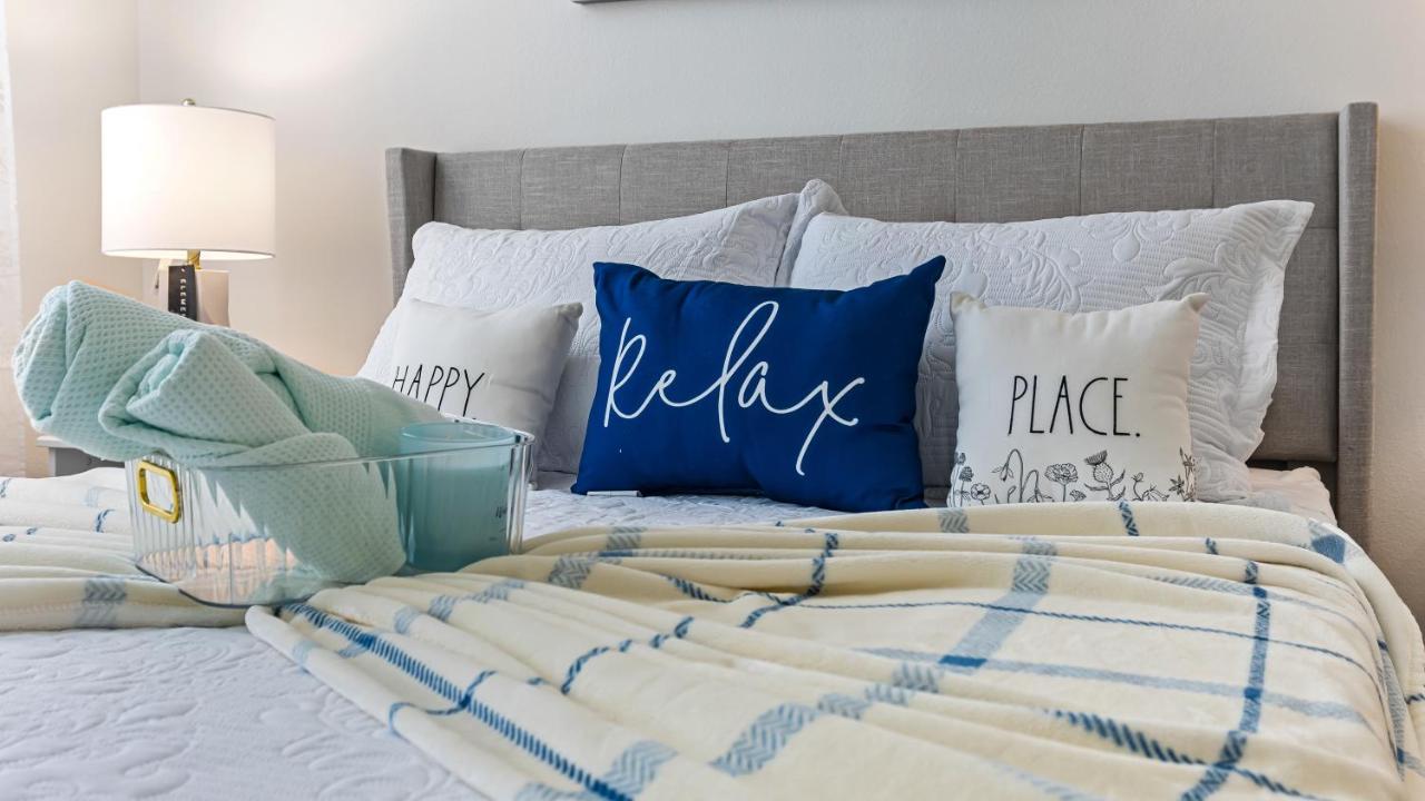Cozy Retreat-Free Reserved Parking-Pool Адисън Екстериор снимка